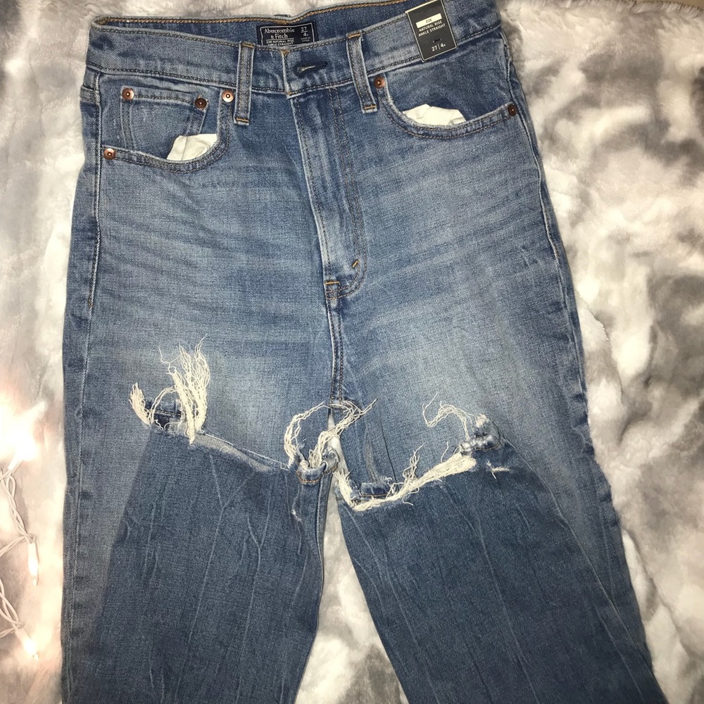 NWTS A & F MOM JEANS